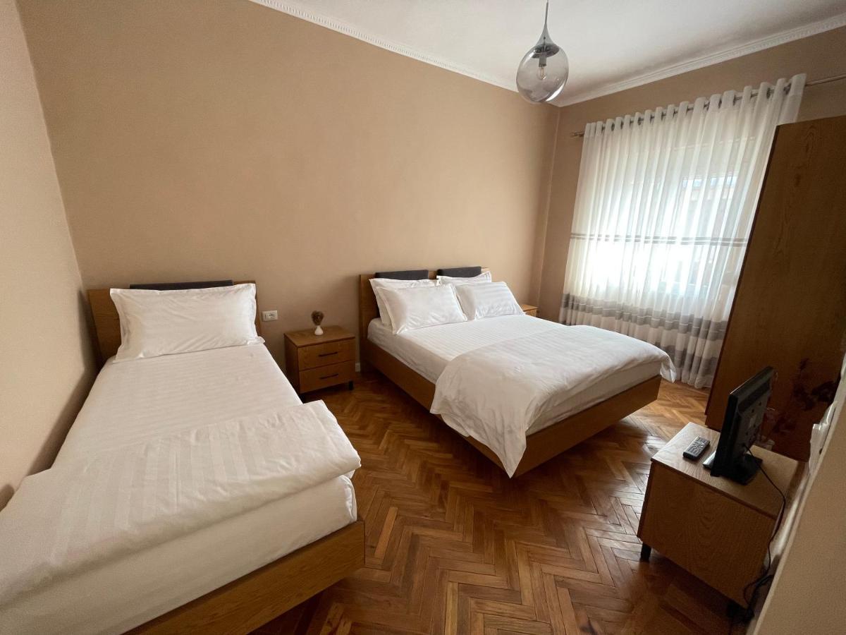 Joni & Joy Center Apartment Berat Extérieur photo